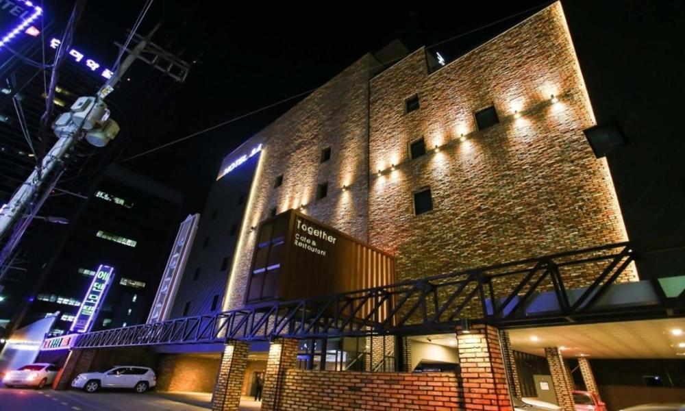 Jamsil 2.4 Hotel ソウル特別市 エクステリア 写真